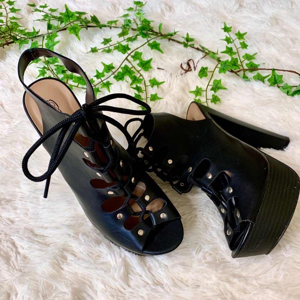 Windsor Black Laced Open Heel/Toe Platform Heel